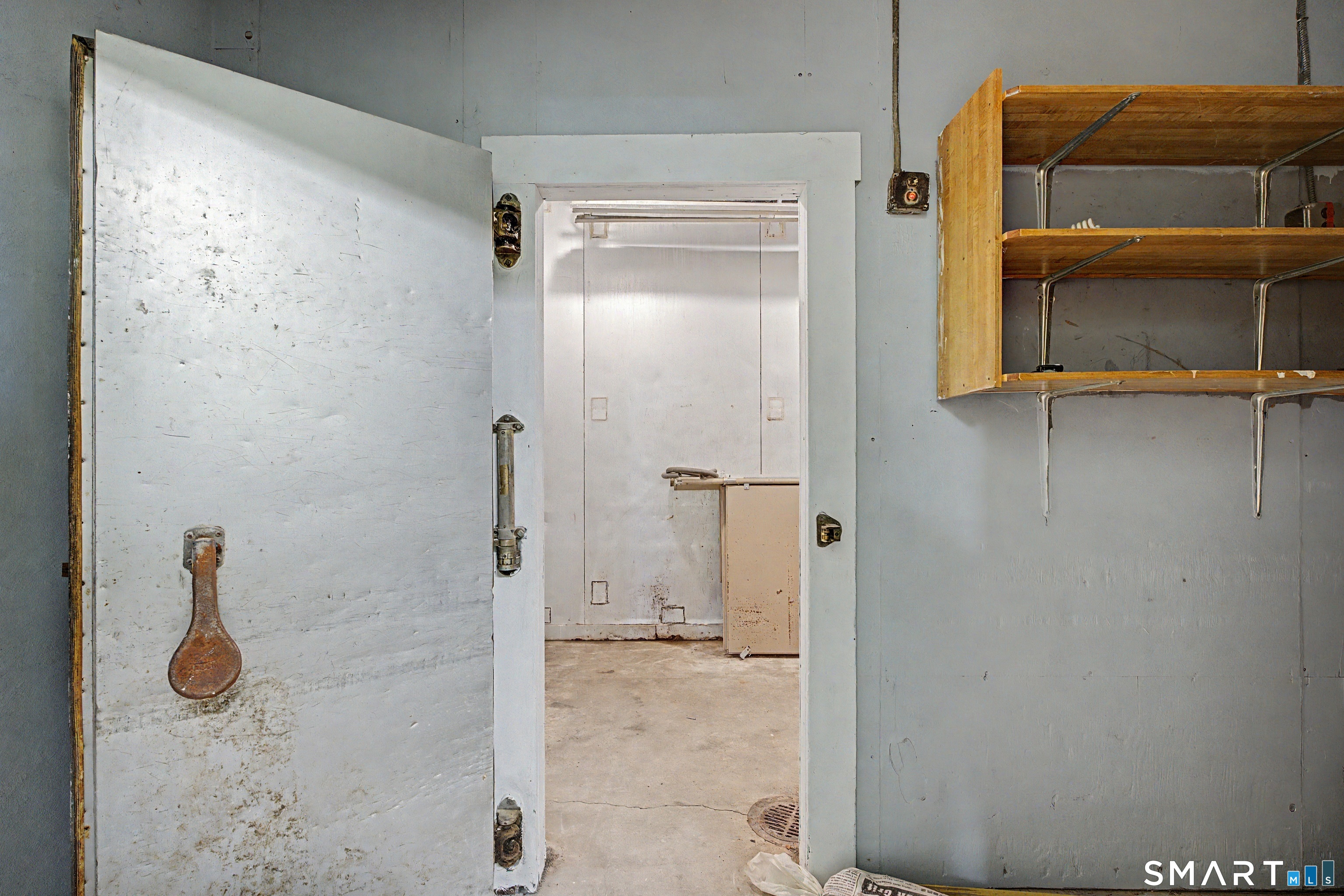 505 Old Colchester Road Montville, CT 06382 - Photo 10 of 31