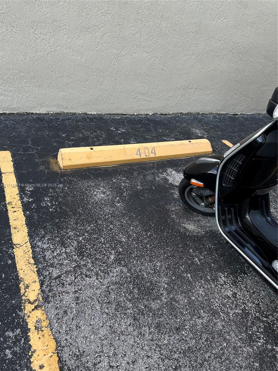 720 Collins Avenue, Unit 404 Miami Beach, FL 33139 - Photo 17 of 19 a view of a room with two washing machine