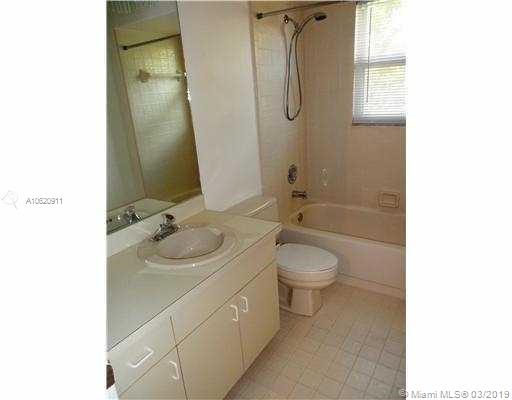 10410 Islander Drive Boca Raton, FL 33498 - Photo 13 of 32