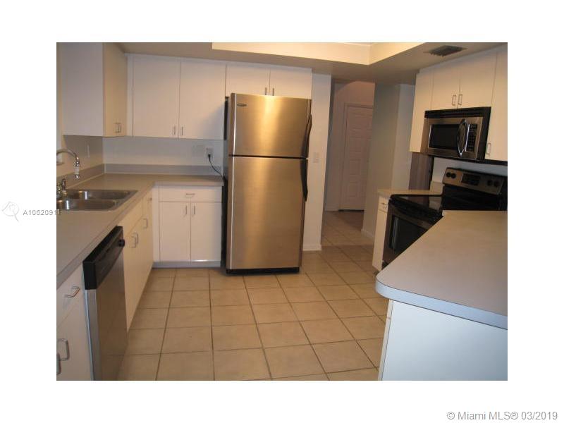 10410 Islander Drive Boca Raton, FL 33498 - Photo 6 of 32