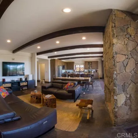 $595,000 | 100 Valle De Guadalupe, Sanger, CA 93657