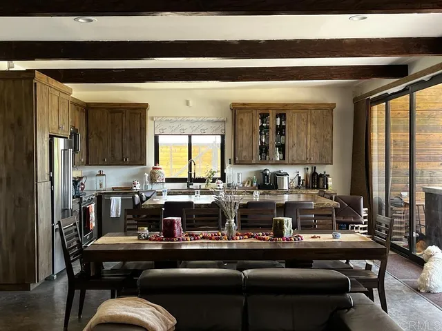 $595,000 | 100 Valle De Guadalupe, Sanger, CA 93657