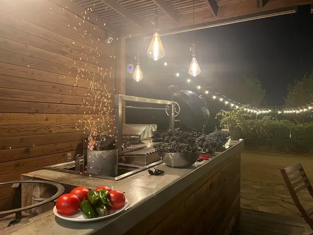 $595,000 | 100 Valle De Guadalupe, Sanger, CA 93657