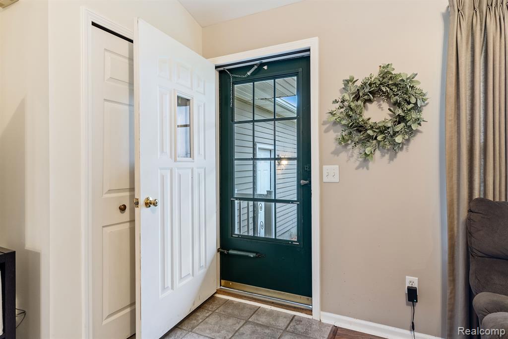 7445 Reid Road Swartz Creek, MI 48473 - Photo 5 of 31