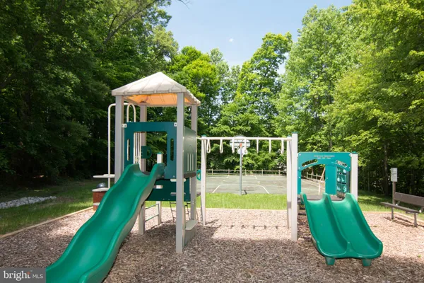 $1,048,900 | 8101 Overlake Court, Fairfax Station, VA 22039