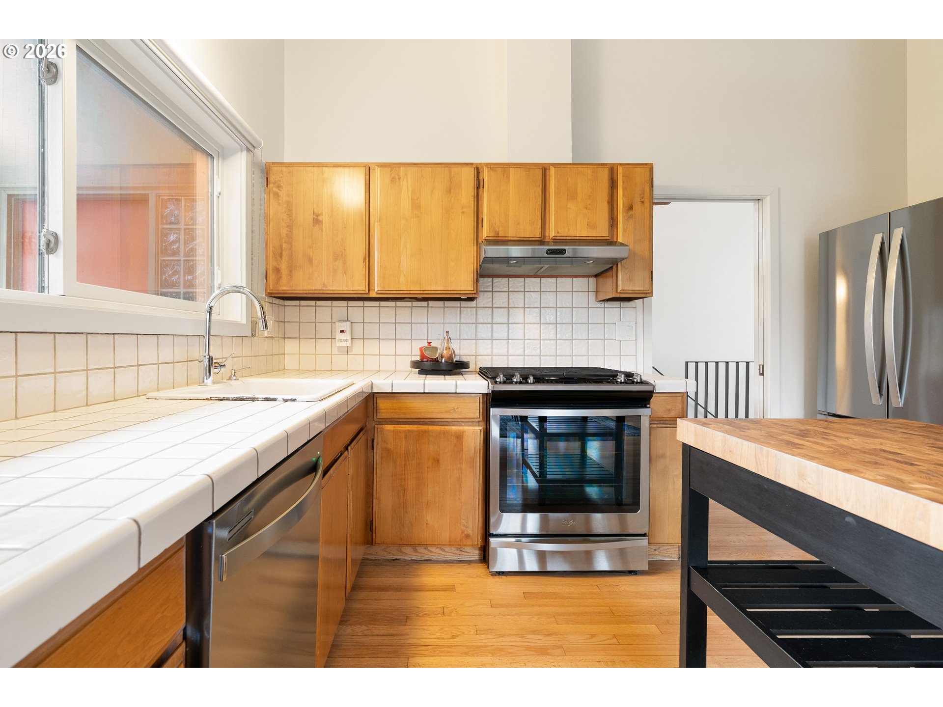 7323 Southwest 24th Avenue Portland, OR 97219 - Photo 13 of 47