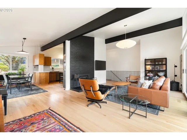 $989,000 | 7323 Southwest 24th Avenue, Portland, OR 97219