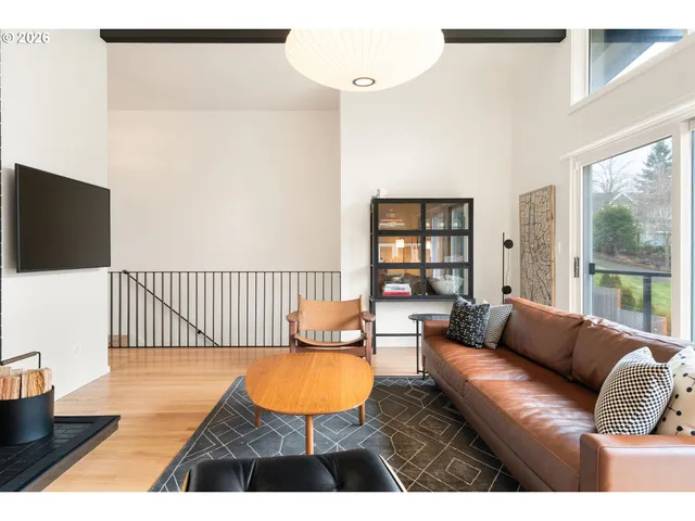$989,000 | 7323 Southwest 24th Avenue, Portland, OR 97219