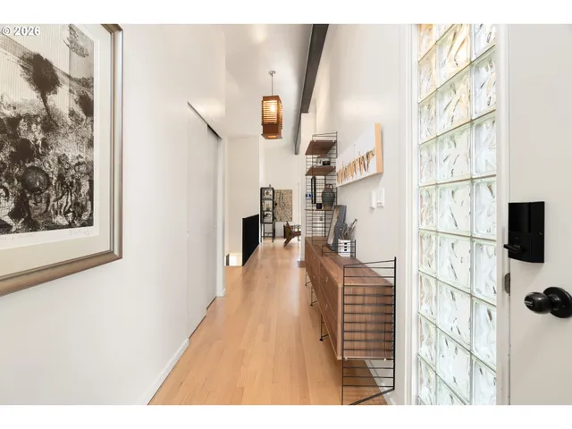 $989,000 | 7323 Southwest 24th Avenue, Portland, OR 97219