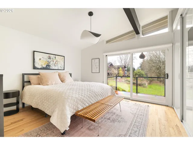 $989,000 | 7323 Southwest 24th Avenue, Portland, OR 97219