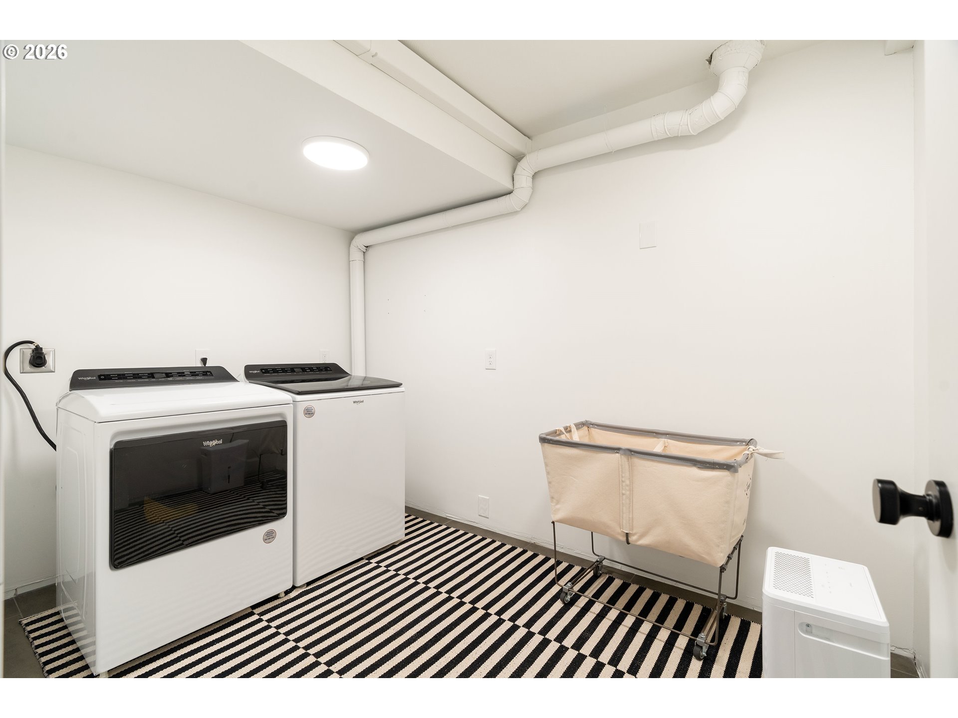 7323 Southwest 24th Avenue Portland, OR 97219 - Photo 32 of 47