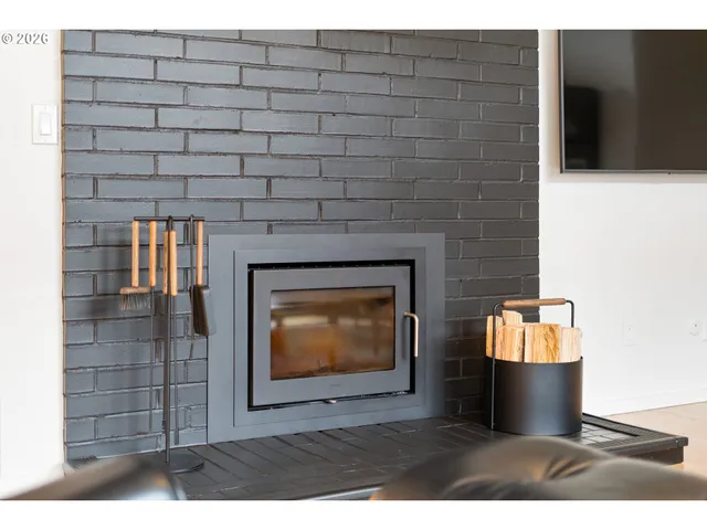 $989,000 | 7323 Southwest 24th Avenue, Portland, OR 97219