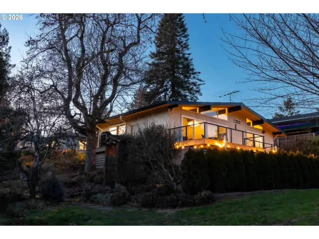 $989,000 | 7323 Southwest 24th Avenue, Portland, OR 97219