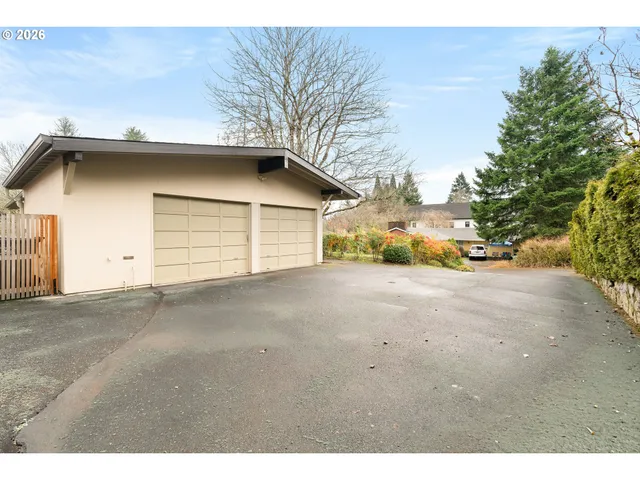 $989,000 | 7323 Southwest 24th Avenue, Portland, OR 97219