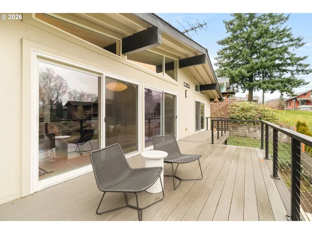 $989,000 | 7323 Southwest 24th Avenue, Portland, OR 97219