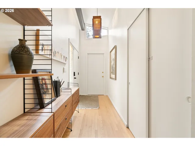 $989,000 | 7323 Southwest 24th Avenue, Portland, OR 97219