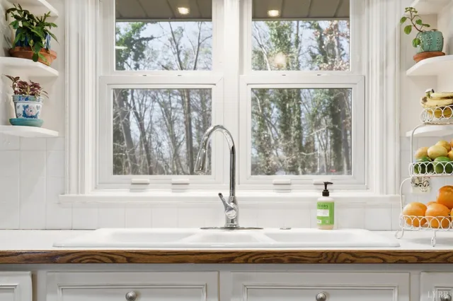 $359,999 | 2122 Laurel Lane, Altavista, VA 24517