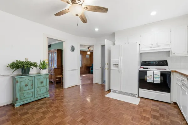 $345,000 | 2122 Laurel Lane, Altavista, VA 24517