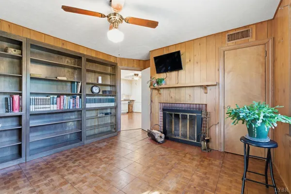 $345,000 | 2122 Laurel Lane, Altavista, VA 24517