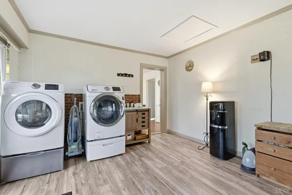 $345,000 | 2122 Laurel Lane, Altavista, VA 24517