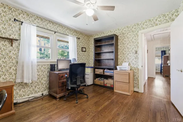 $359,999 | 2122 Laurel Lane, Altavista, VA 24517