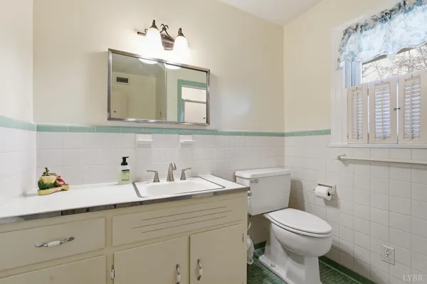 $345,000 | 2122 Laurel Lane, Altavista, VA 24517