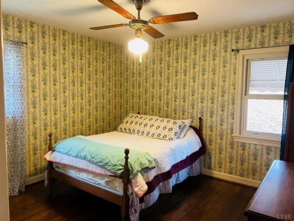 $345,000 | 2122 Laurel Lane, Altavista, VA 24517