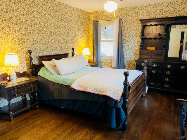 $359,999 | 2122 Laurel Lane, Altavista, VA 24517