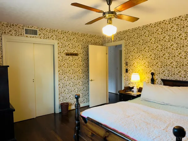 $345,000 | 2122 Laurel Lane, Altavista, VA 24517