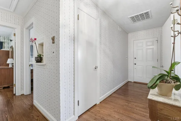 $345,000 | 2122 Laurel Lane, Altavista, VA 24517