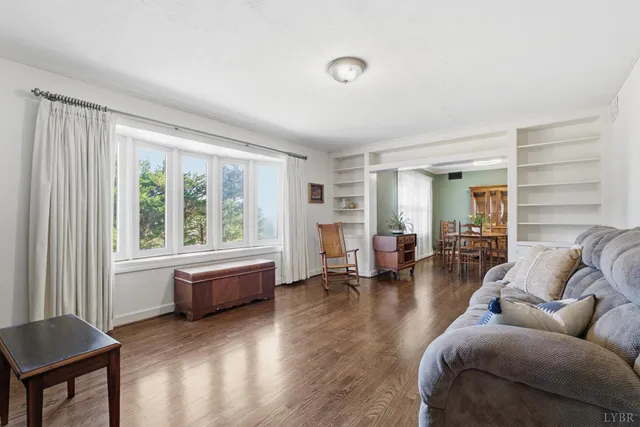 $359,999 | 2122 Laurel Lane, Altavista, VA 24517