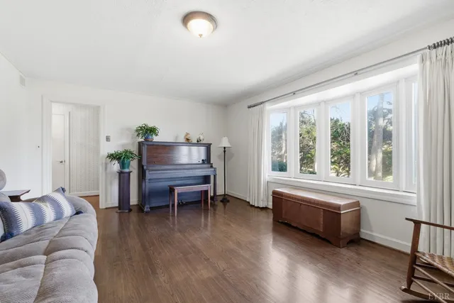 $359,999 | 2122 Laurel Lane, Altavista, VA 24517