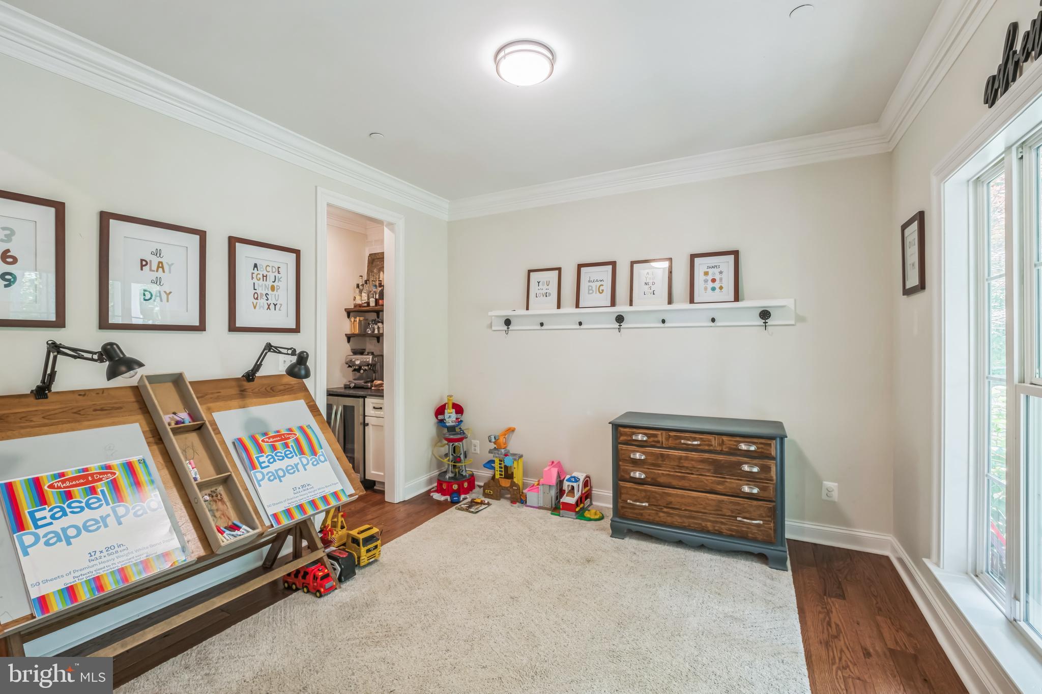 166 Nutwell Road Lothian, MD 20711 - Photo 22 of 29 a bedroom with furniture and book shelf