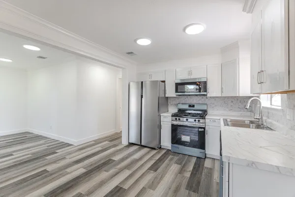 $1,800 | 10126 Pine Moss Drive, Houston, TX 77040