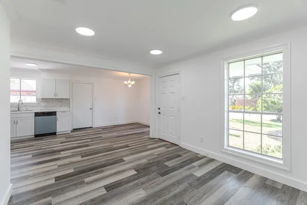 $1,800 | 10126 Pine Moss Drive, Houston, TX 77040
