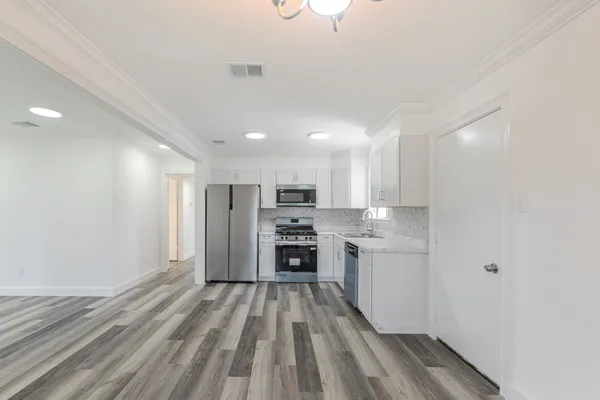 $1,800 | 10126 Pine Moss Drive, Houston, TX 77040