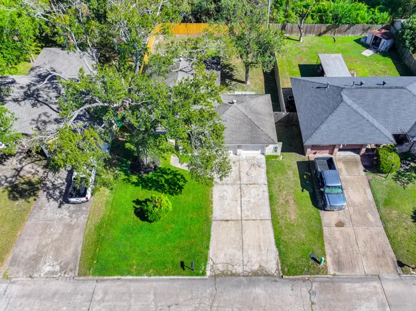 $1,800 | 10126 Pine Moss Drive, Houston, TX 77040