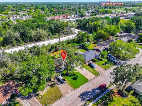 $1,800 | 10126 Pine Moss Drive, Houston, TX 77040