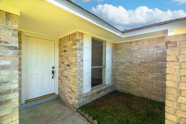 $1,800 | 10126 Pine Moss Drive, Houston, TX 77040