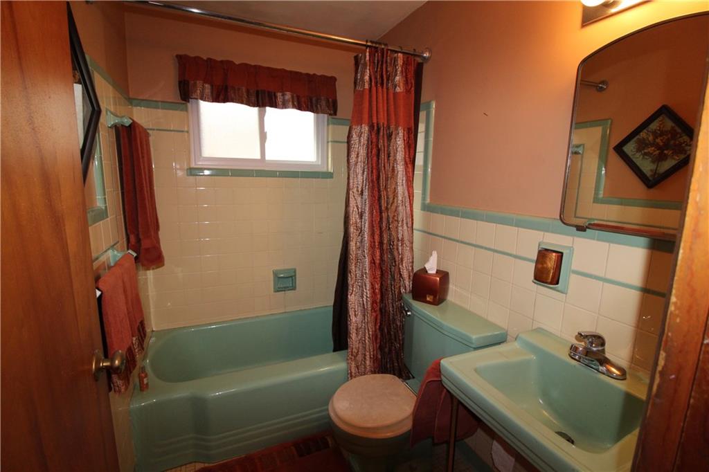 126 Reed Drive Pittsburgh, PA 15205 - Photo 15 of 24 Gallery Image 15