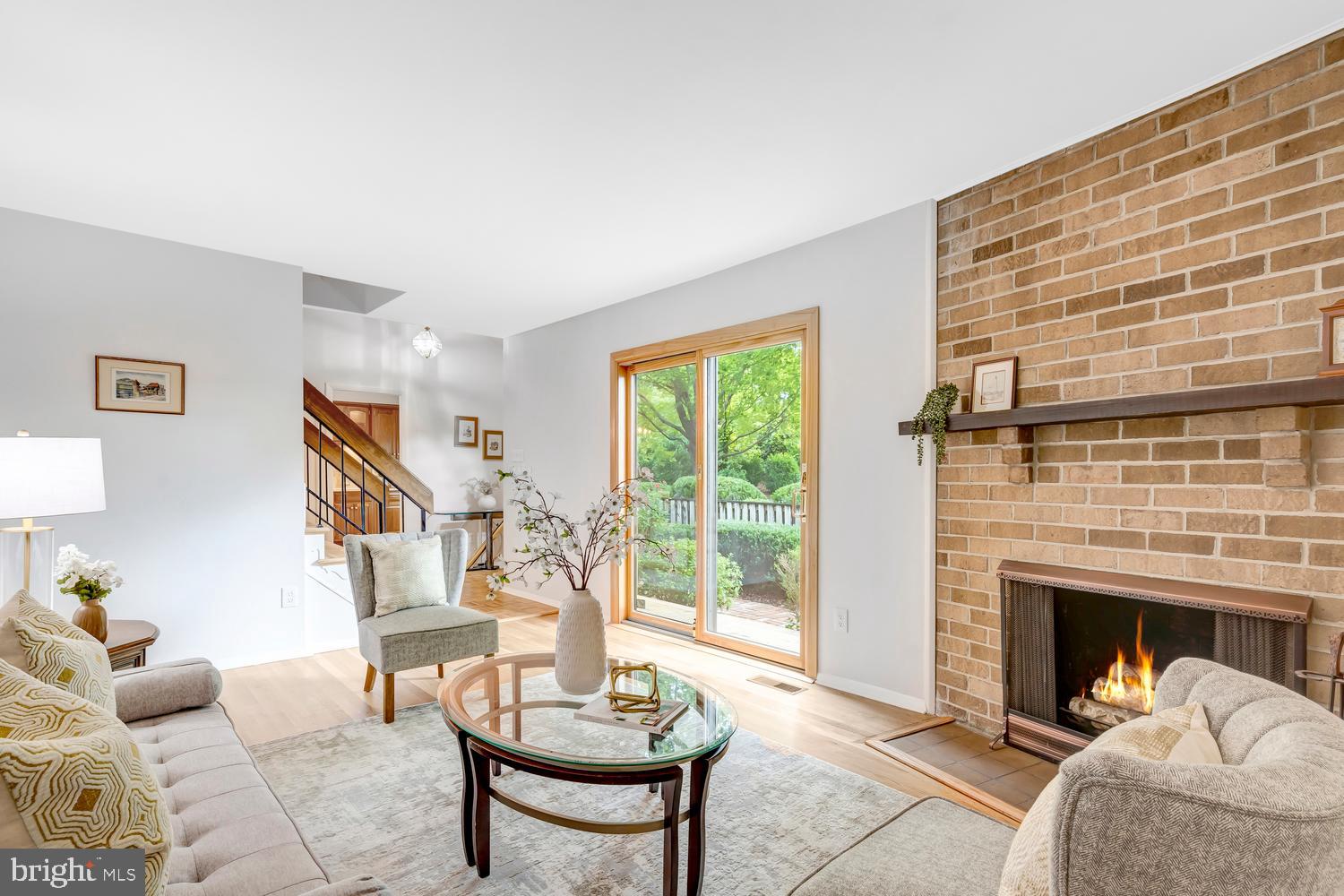 1412 Green Run Lane Reston, VA 20190 - Photo 23 of 48 Living room