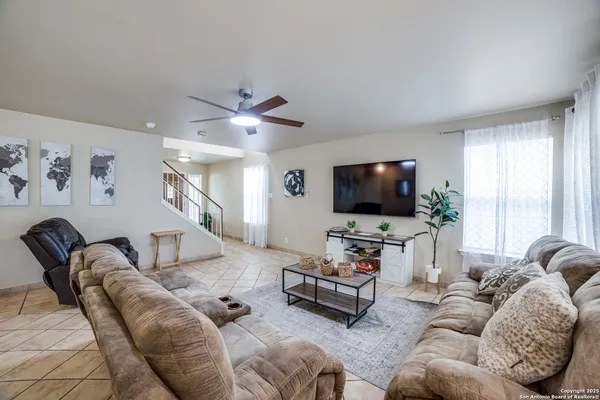 $2,800 | 10626 Cat Mountain, San Antonio, TX 78251