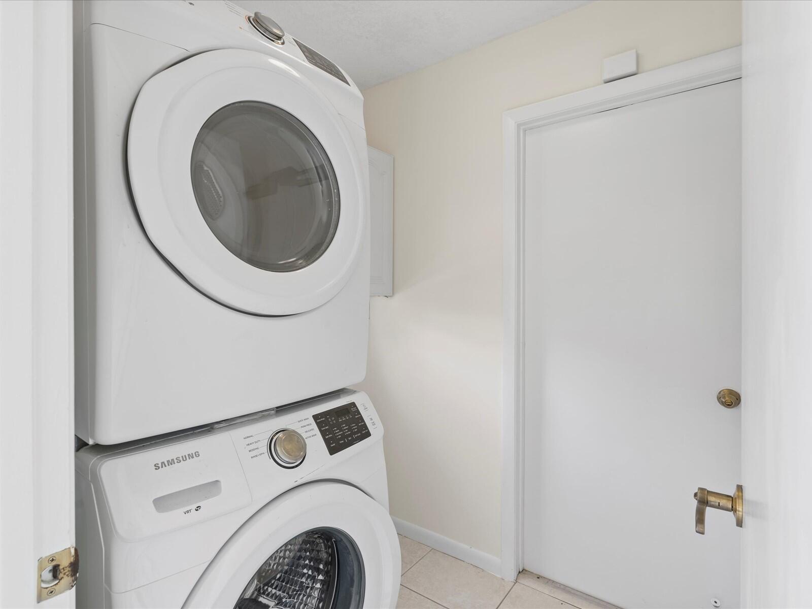 17340 Lake Park Road Boca Raton, FL 33487 - Photo 19 of 33 15-Laundry
