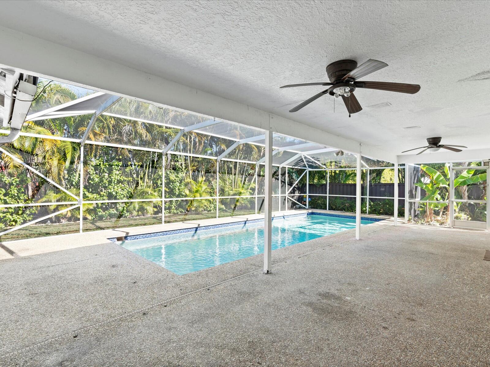 17340 Lake Park Road Boca Raton, FL 33487 - Photo 20 of 33 28-Pool