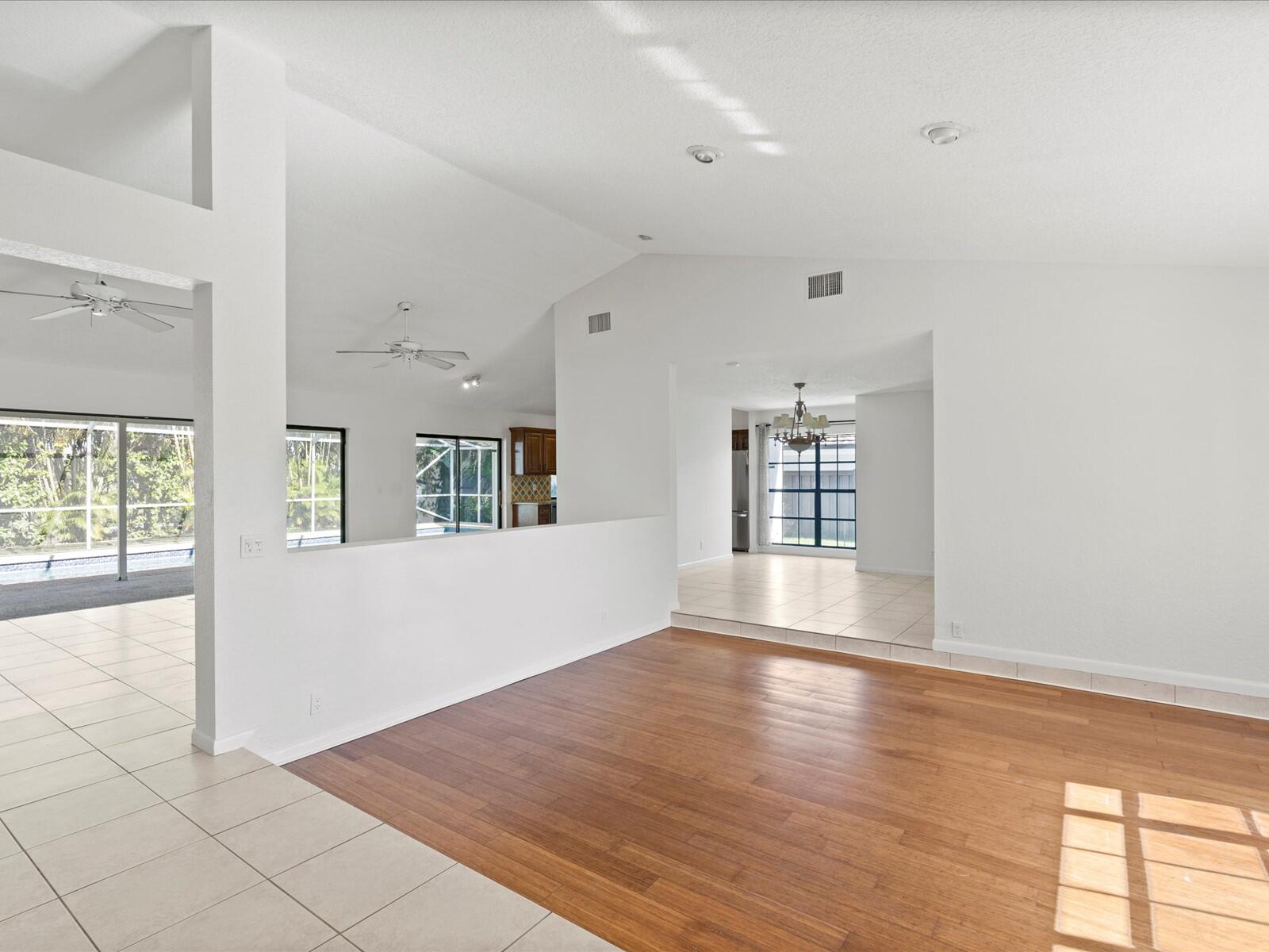 17340 Lake Park Road Boca Raton, FL 33487 - Photo 4 of 33 12-Living