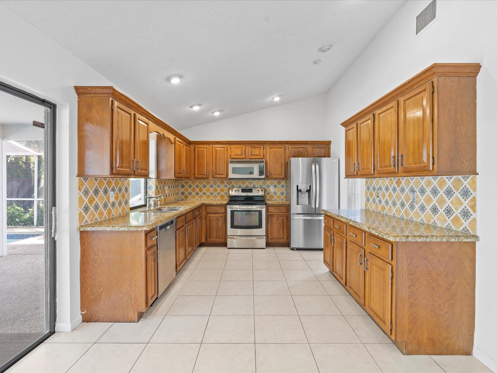 17340 Lake Park Road Boca Raton, FL 33487 - Photo 6 of 33 06-Kitchen