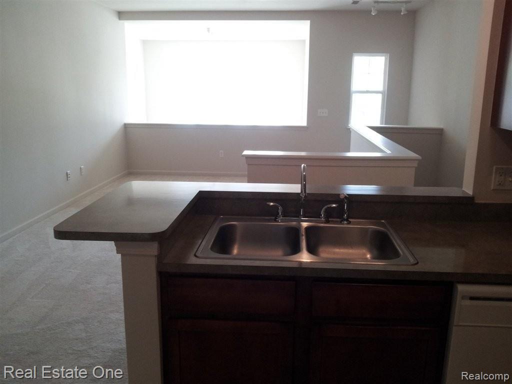 3286 Hilton Road Ferndale, MI 48220 - Photo 4 of 13 kitchen/greatroom