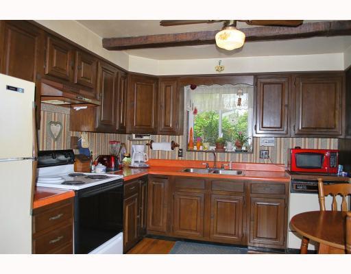 1390 Rt, Unit 588 Fombell, PA 16123 - Photo 3 of 16 Kitchen.