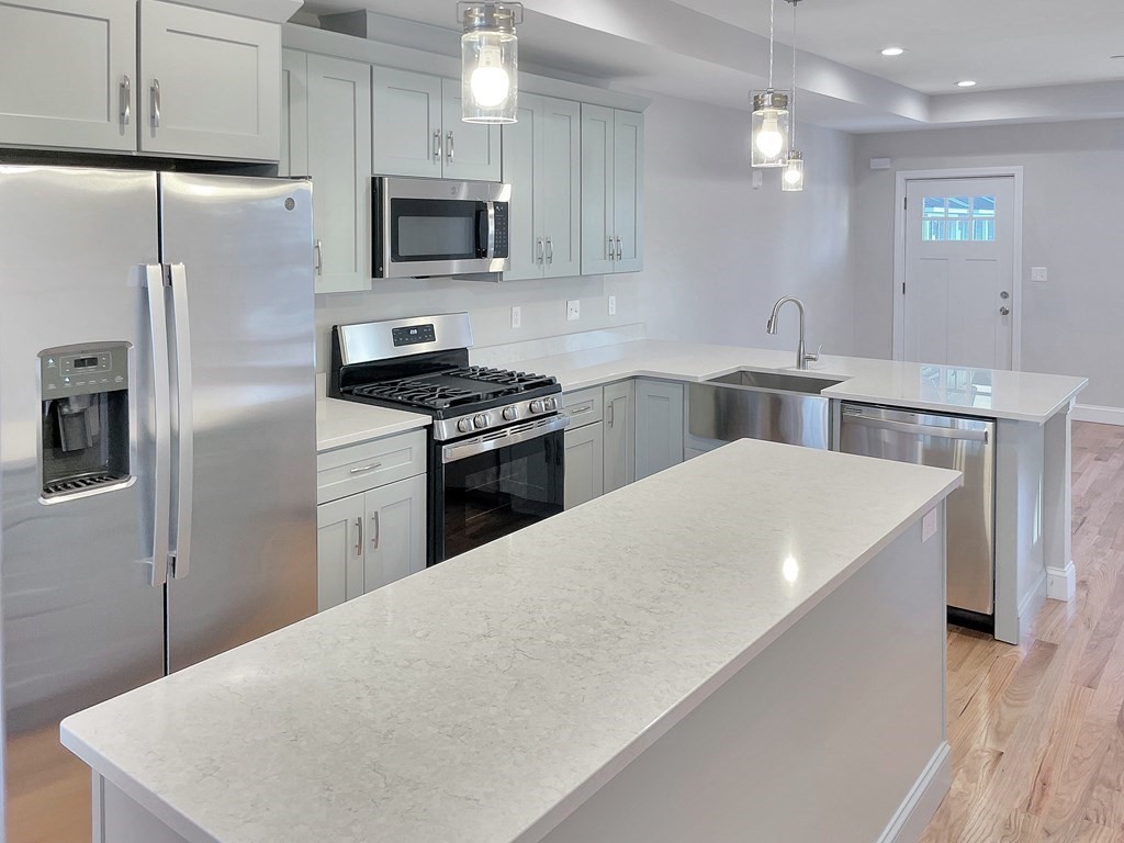 4 Beach Road, Unit B8 Salisbury, MA 01952 - Photo 1 of 17