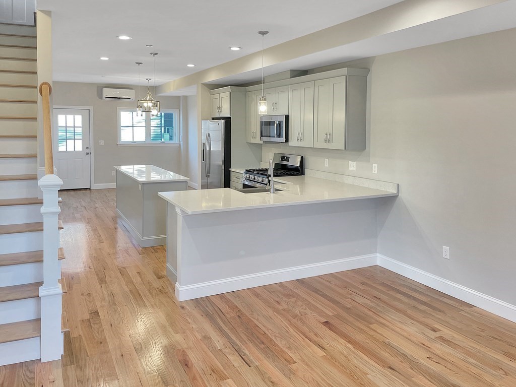 4 Beach Road, Unit B8 Salisbury, MA 01952 - Photo 3 of 17